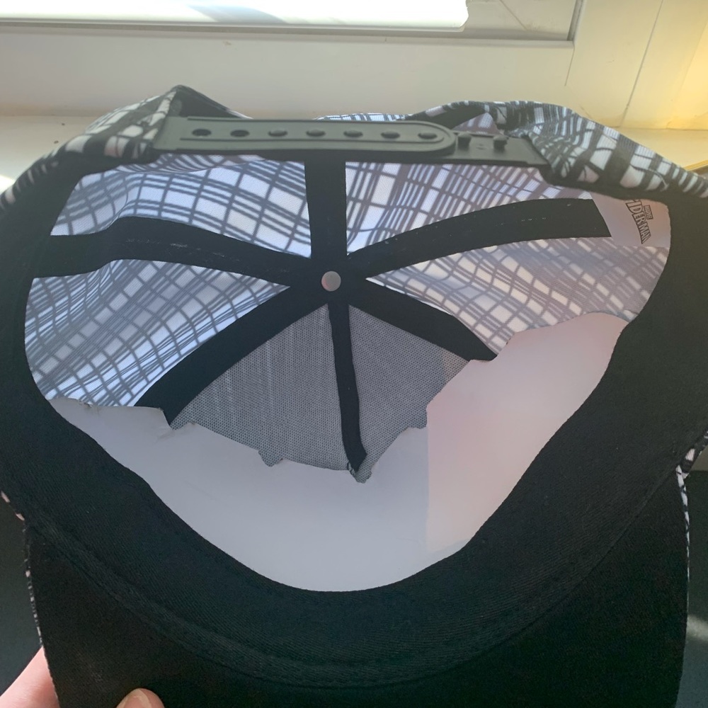 Venom snap back Hat - Picture 7 of 7